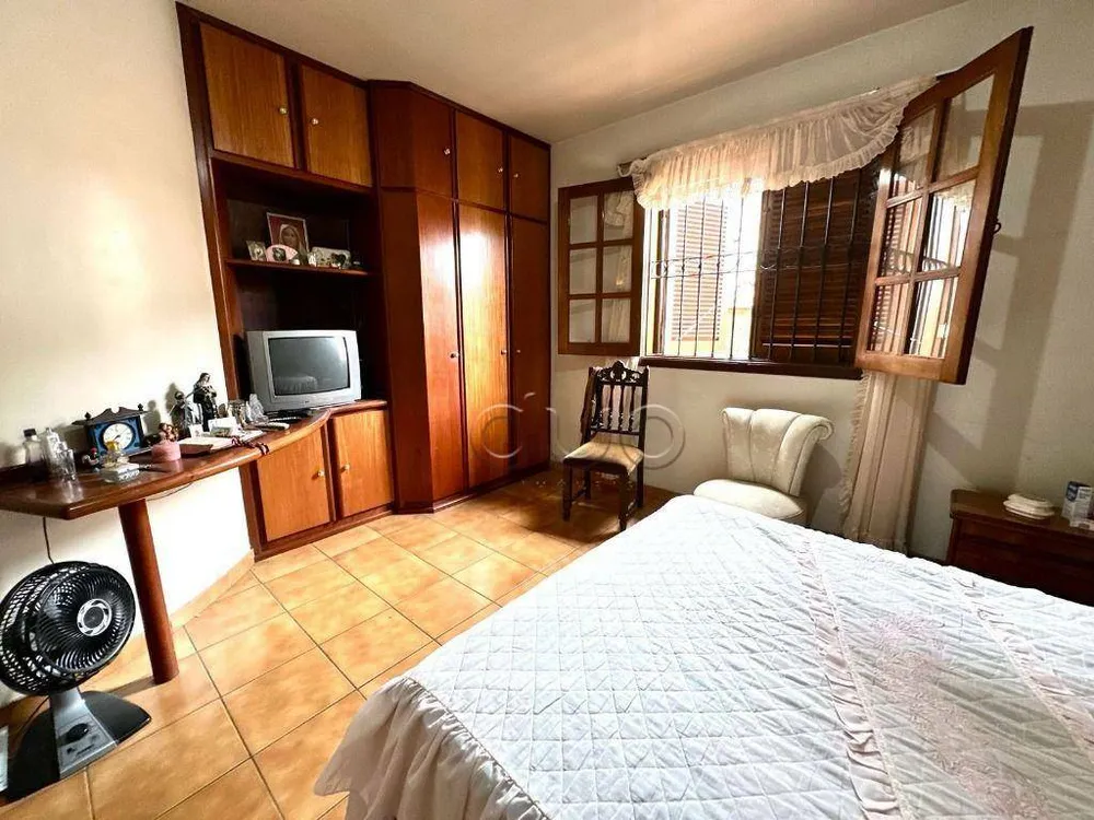 Casa, 4 quartos, 257 m² - Foto 1