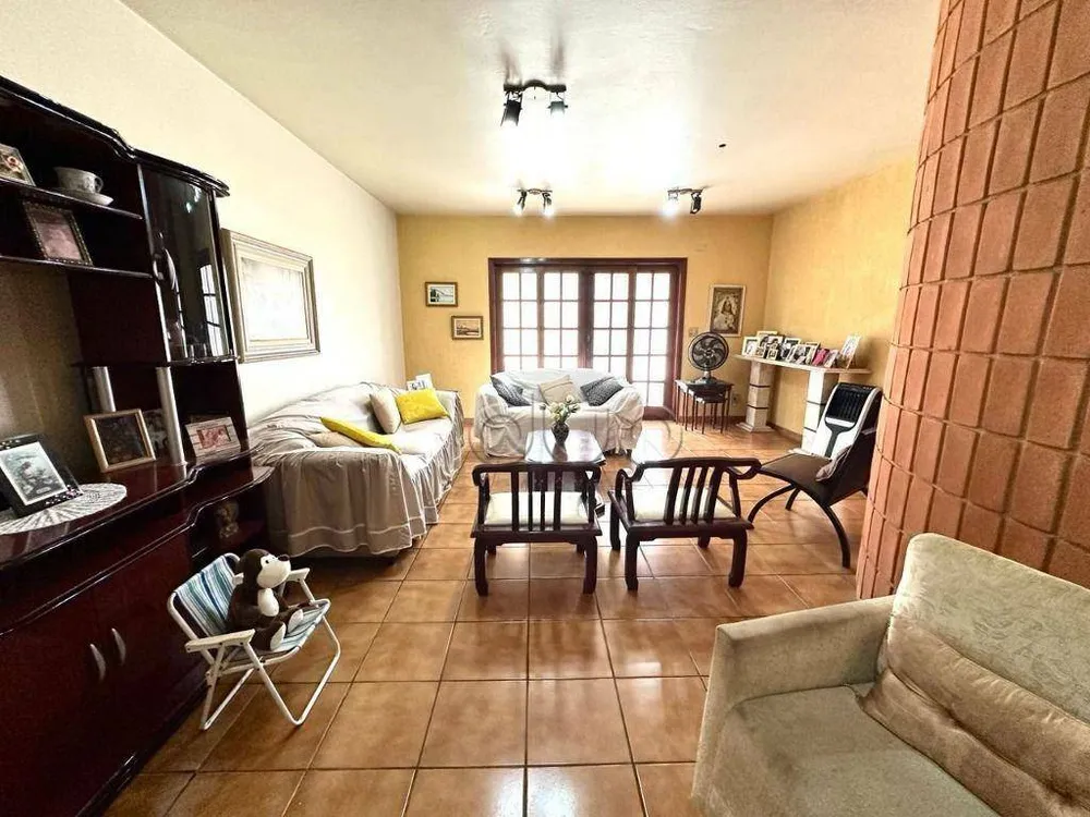 Casa, 4 quartos, 257 m² - Foto 2