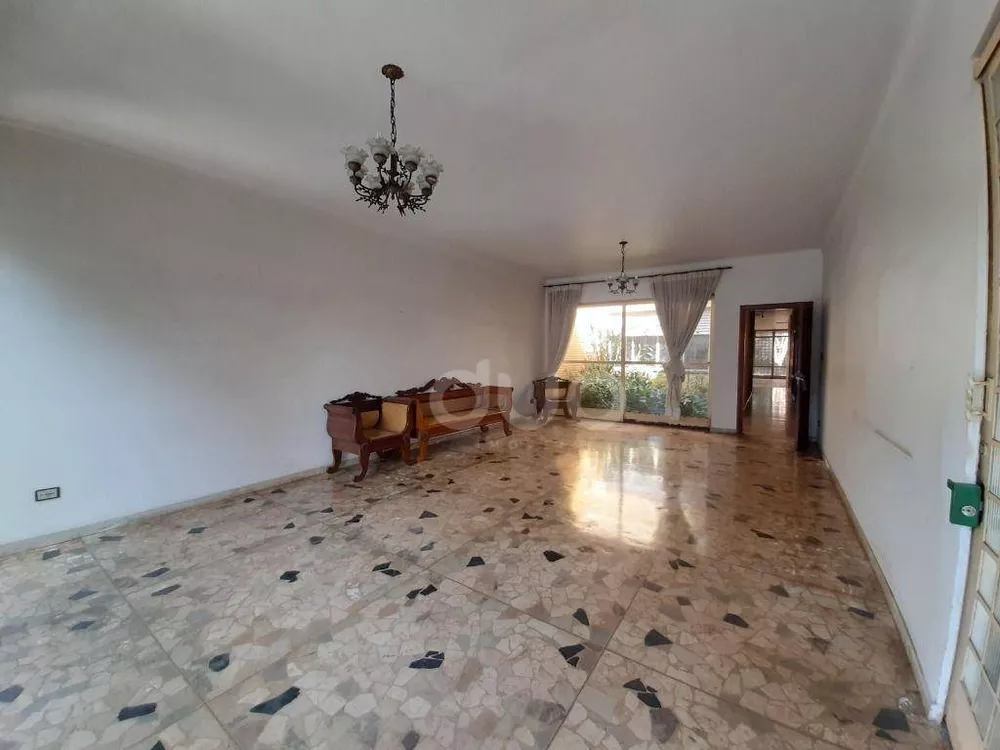 Casa à venda com 4 quartos, 349m² - Foto 2