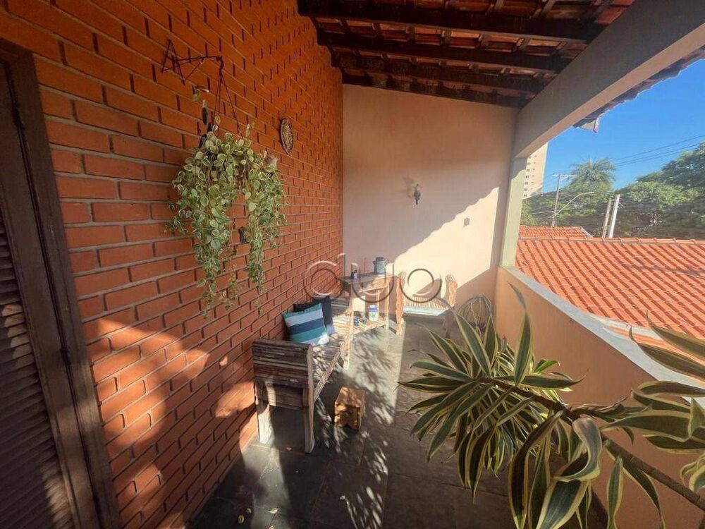Casa à venda com 3 quartos, 336m² - Foto 2