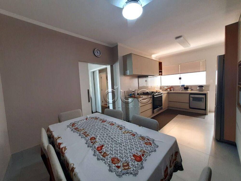 Casa, 3 quartos, 243 m² - Foto 2