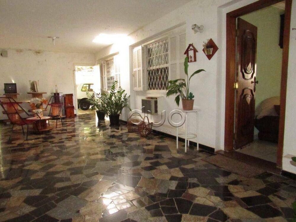 Casa à venda com 3 quartos, 213m² - Foto 2