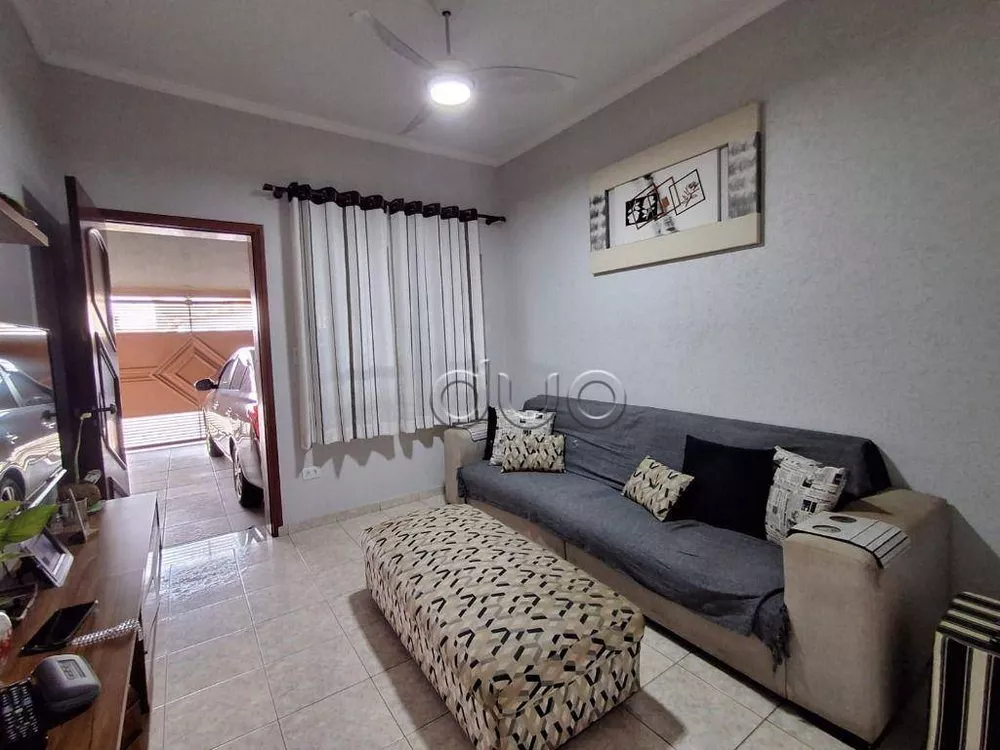 Casa à venda com 3 quartos, 206m² - Foto 1