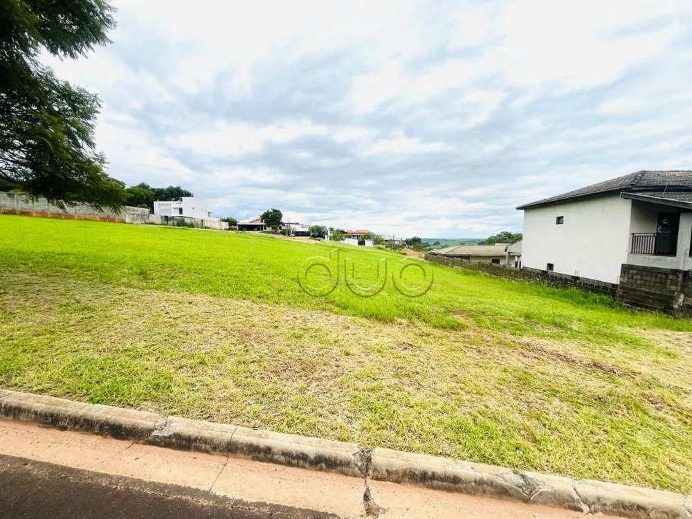 Loteamento e Condomínio, 1000 m² - Foto 1