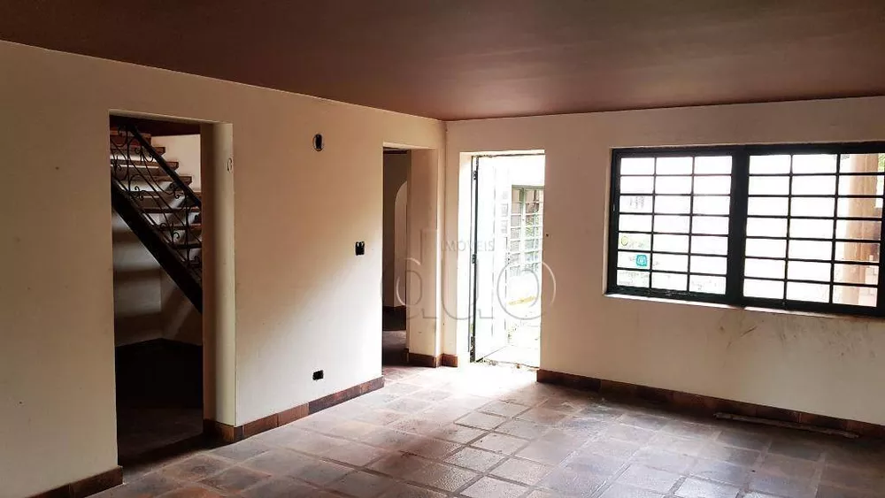 Casa à venda com 3 quartos, 350m² - Foto 2