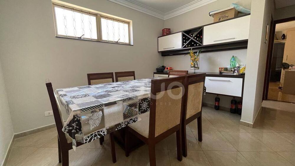 Casa à venda com 2 quartos, 196m² - Foto 2