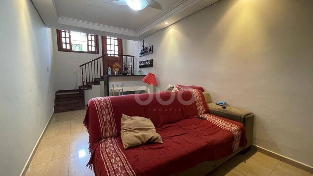 Casa à venda com 2 quartos, 196m² - Foto 1