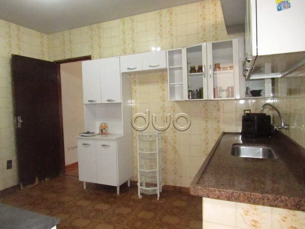 Casa à venda com 2 quartos, 100m² - Foto 2