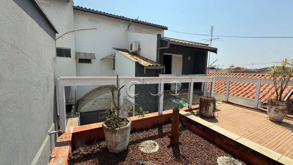 Casa à venda com 3 quartos, 164m² - Foto 1