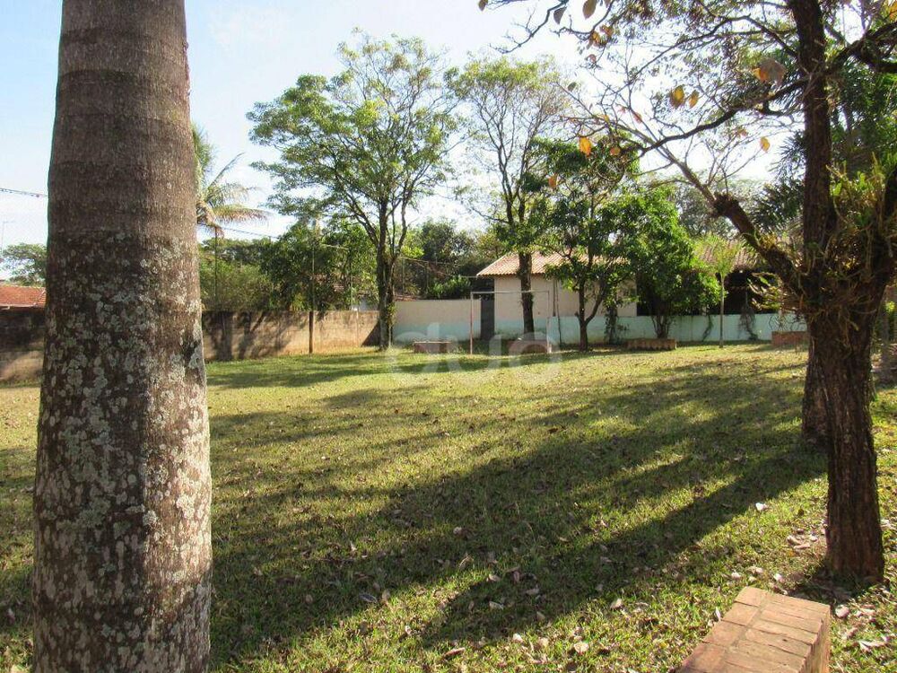 Chácara, 2 quartos, 2050 m² - Foto 1