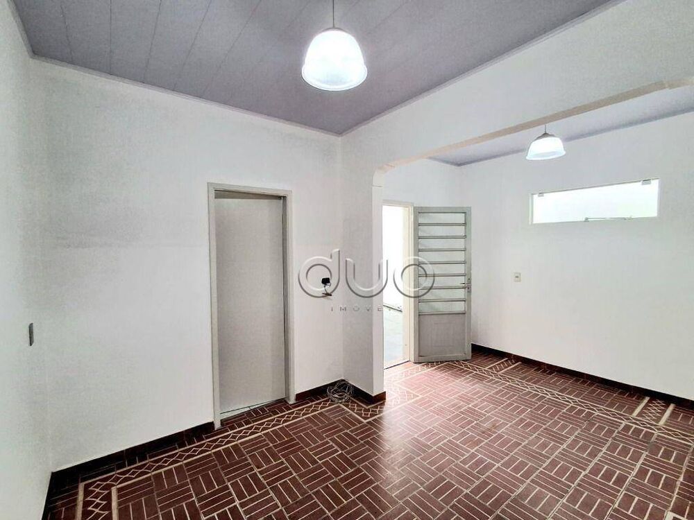 Casa à venda com 3 quartos, 108m² - Foto 1