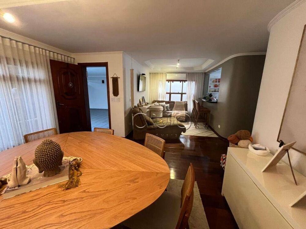 Casa à venda com 3 quartos, 181m² - Foto 4