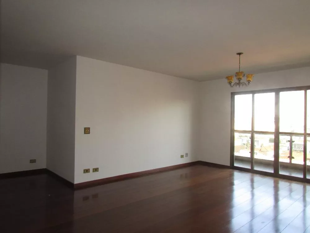 Apartamento à venda com 3 quartos, 180m² - Foto 2