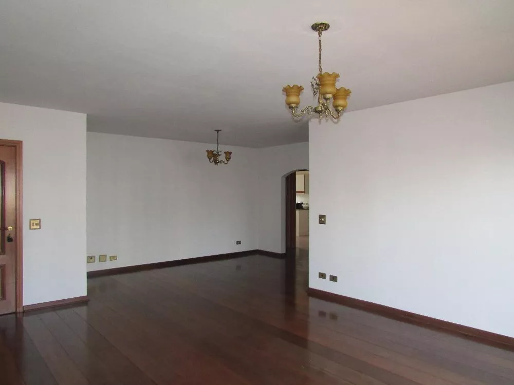 Apartamento à venda com 3 quartos, 180m² - Foto 1