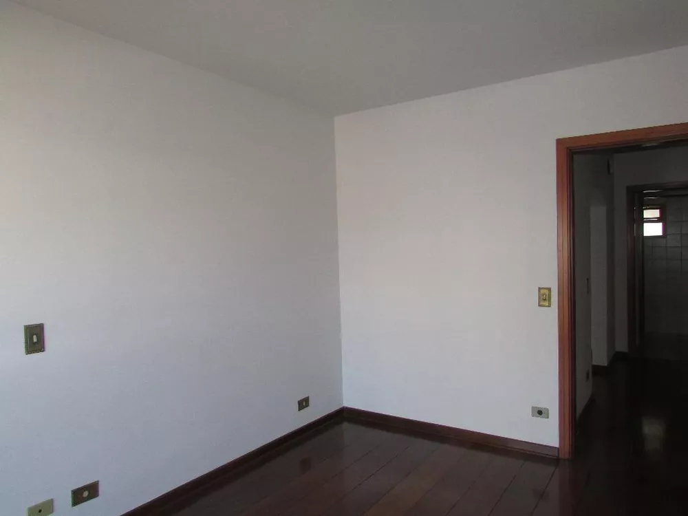 Apartamento à venda com 3 quartos, 180m² - Foto 8