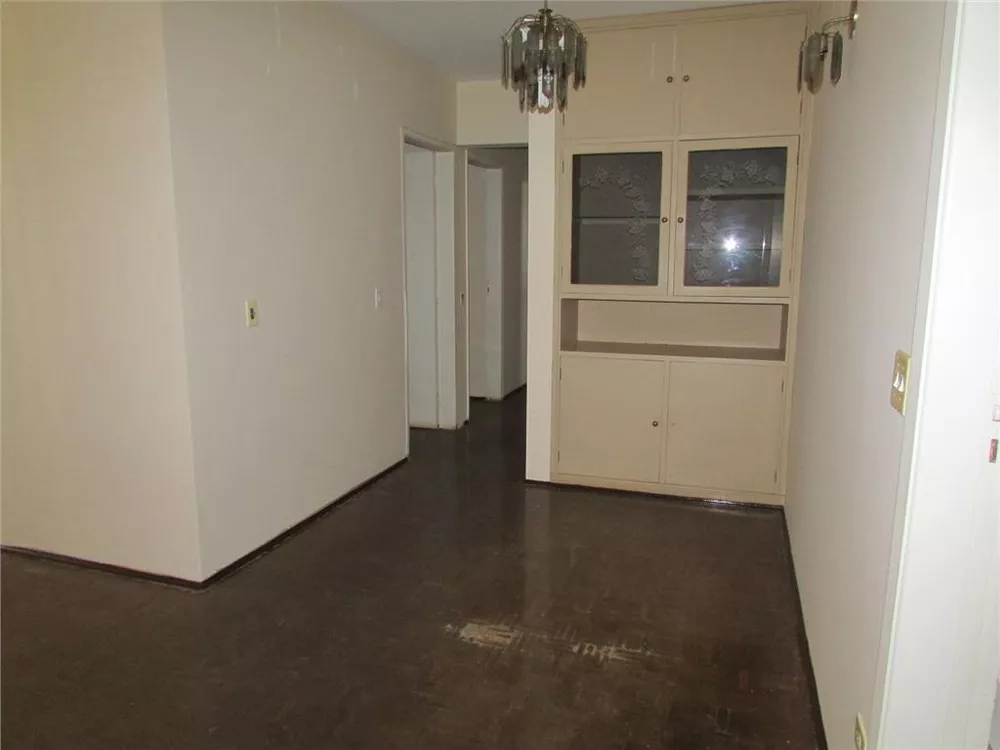 Apartamento à venda com 3 quartos, 106m² - Foto 2