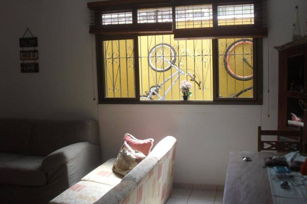 Casa à venda com 3 quartos, 189m² - Foto 1