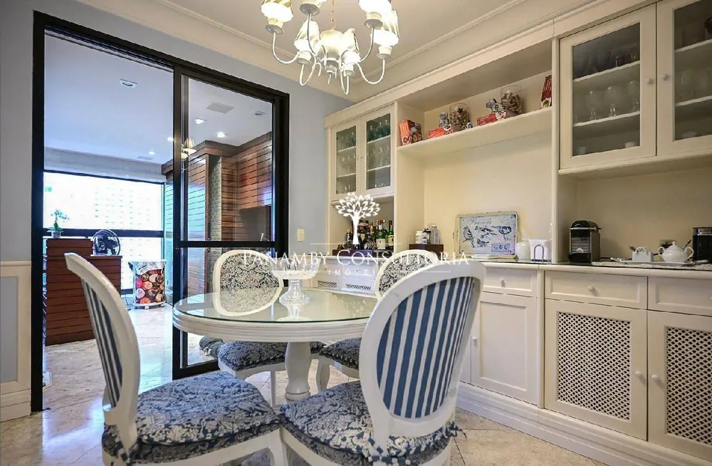 Apartamento, 3 quartos, 226 m² - Foto 1