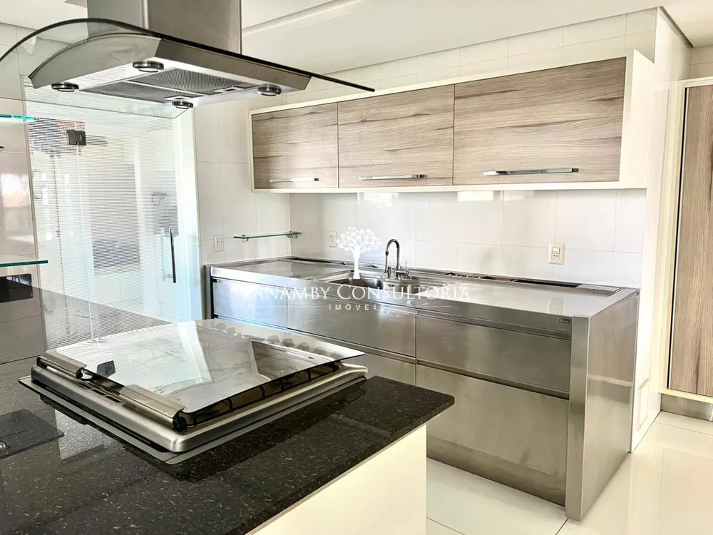 Apartamento, 3 quartos, 241 m² - Foto 2
