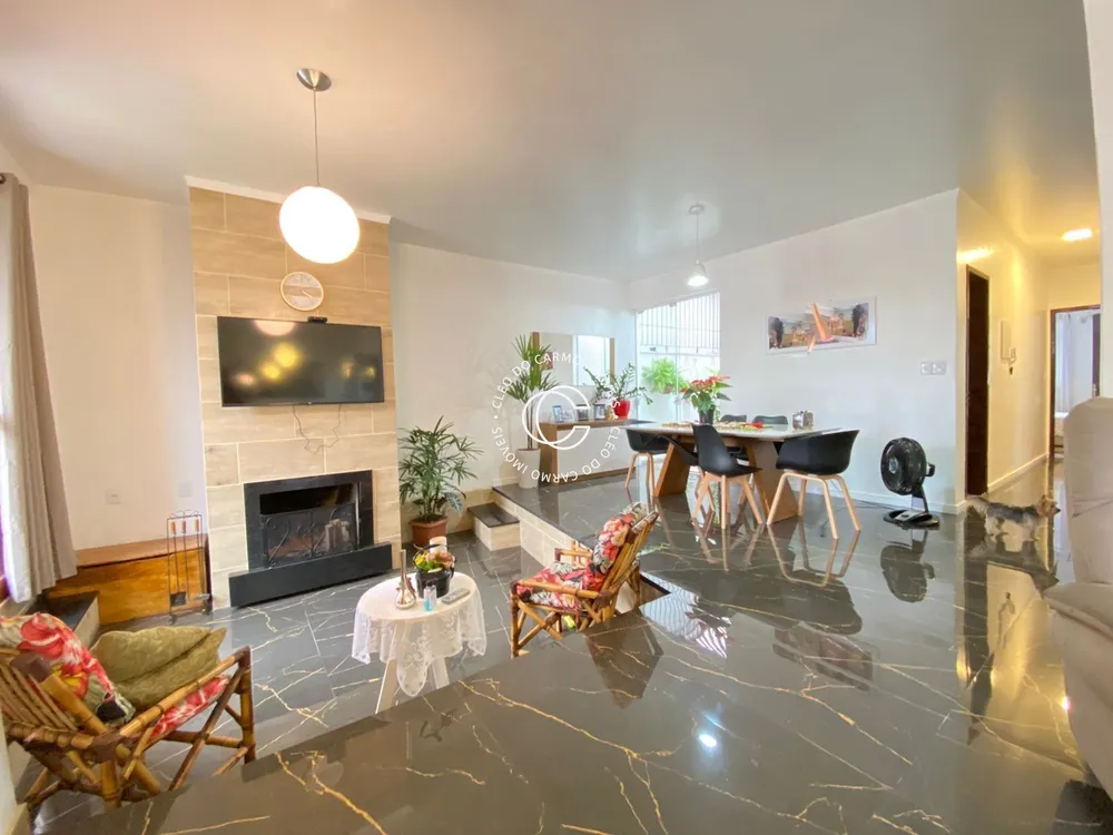 Casa, 3 quartos, 203 m² - Foto 2