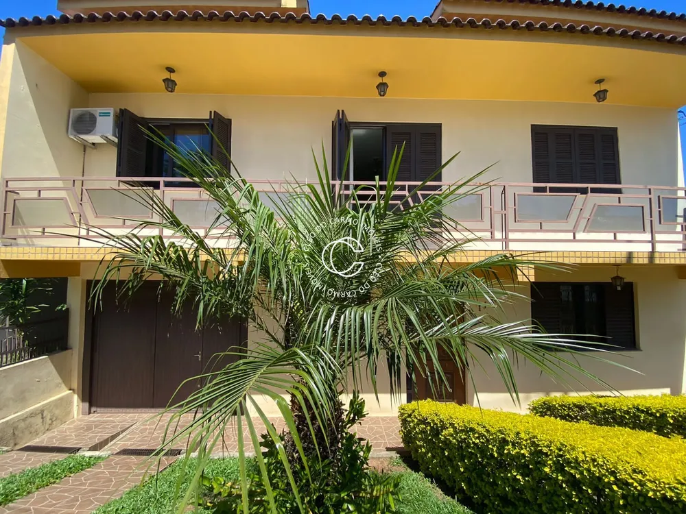 Casa, 5 quartos, 203 m² - Foto 1