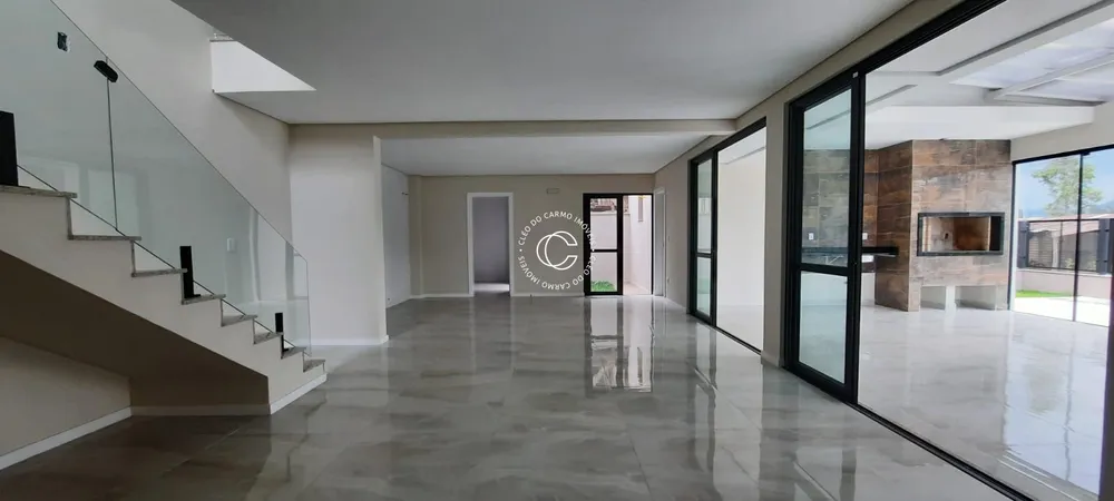 Casa, 3 quartos, 228 m² - Foto 2