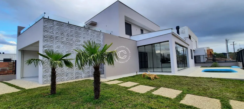Casa, 3 quartos, 228 m² - Foto 1