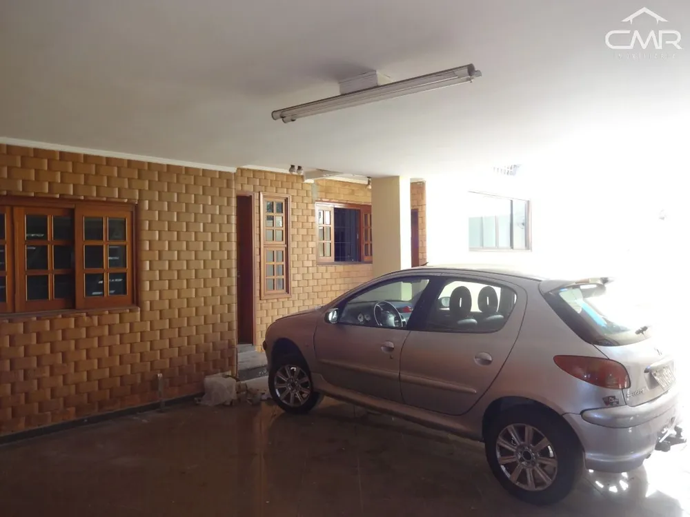 Casa, 3 quartos, 219 m² - Foto 1