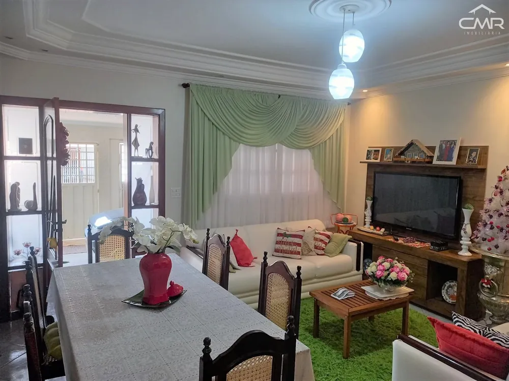 Casa, 4 quartos, 257 m² - Foto 1