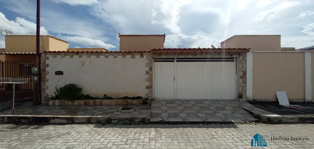 Casa à venda com 2 quartos, 130m² - Foto 1