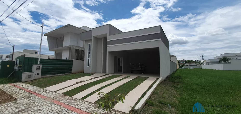 Casa à venda com 4 quartos, 199m² - Foto 2