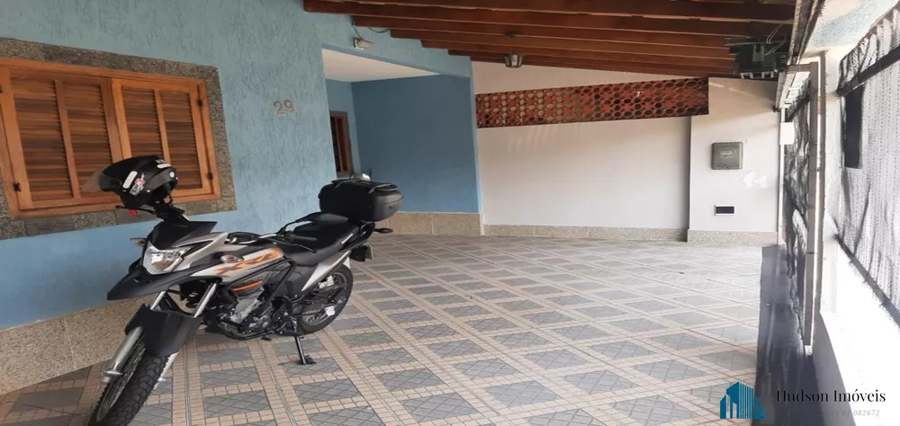 Casa à venda com 3 quartos, 143m² - Foto 1