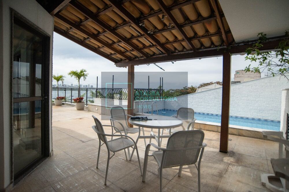Casa à venda e aluguel com 4 quartos, 458m² - Foto 1
