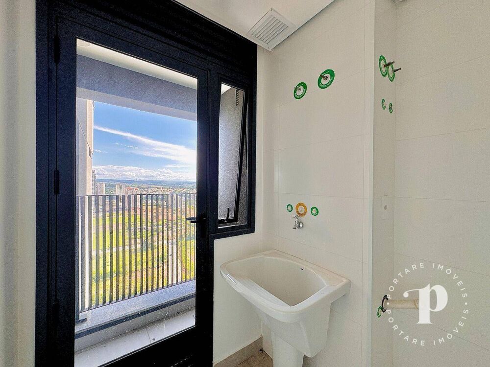 Apartamento à venda com 3 quartos, 131m² - Foto 2