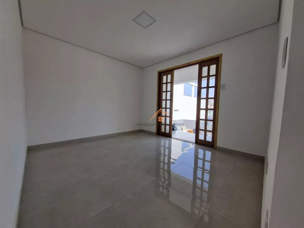 Casa à venda com 3 quartos, 270M2 - Foto 17