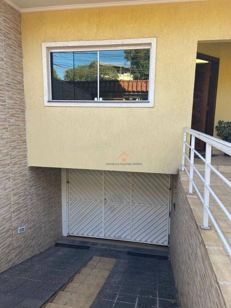 Sobrado, 3 quartos, 258 m² - Foto 1