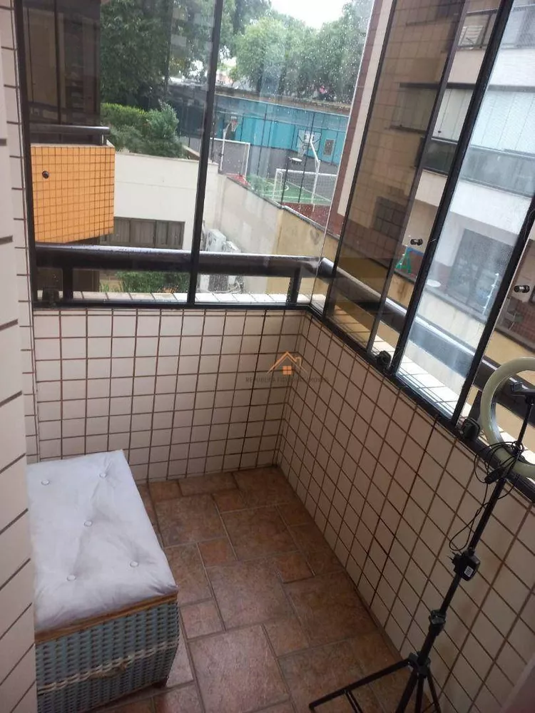 Apartamento à venda com 3 quartos, 172m² - Foto 2