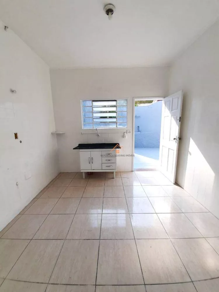 Casa para alugar com 3 quartos, 100m² - Foto 7