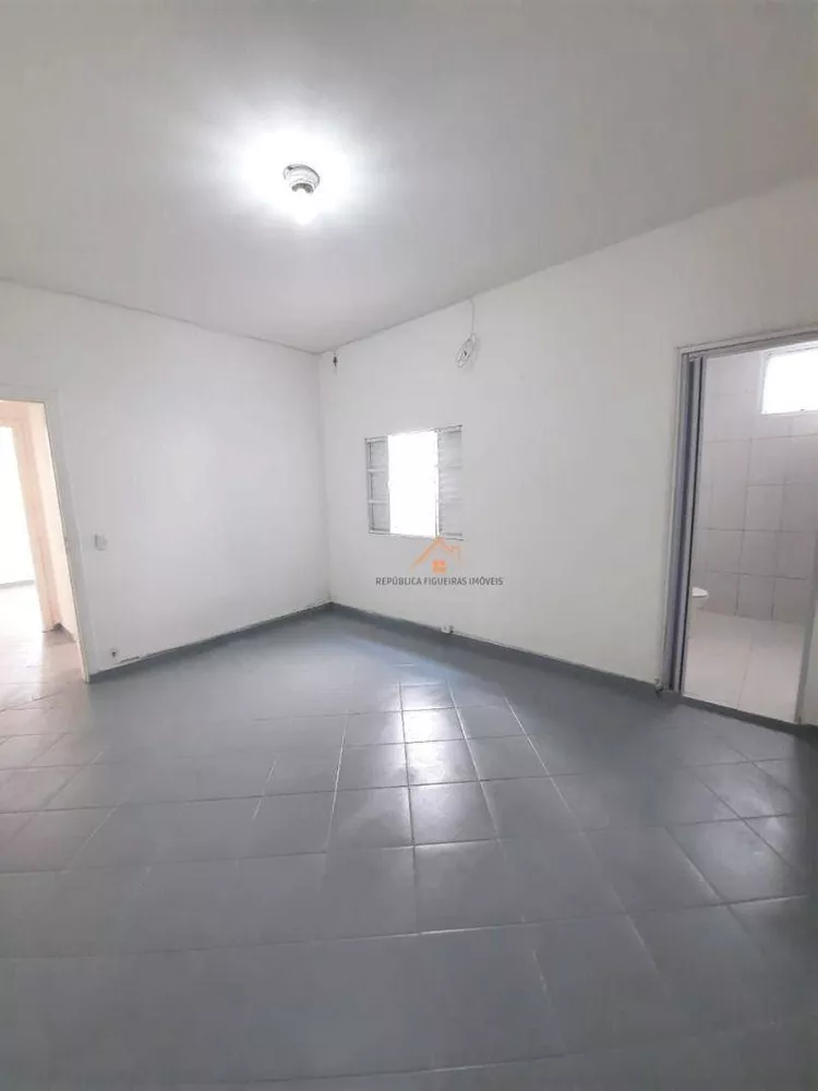 Casa para alugar com 3 quartos, 100m² - Foto 14