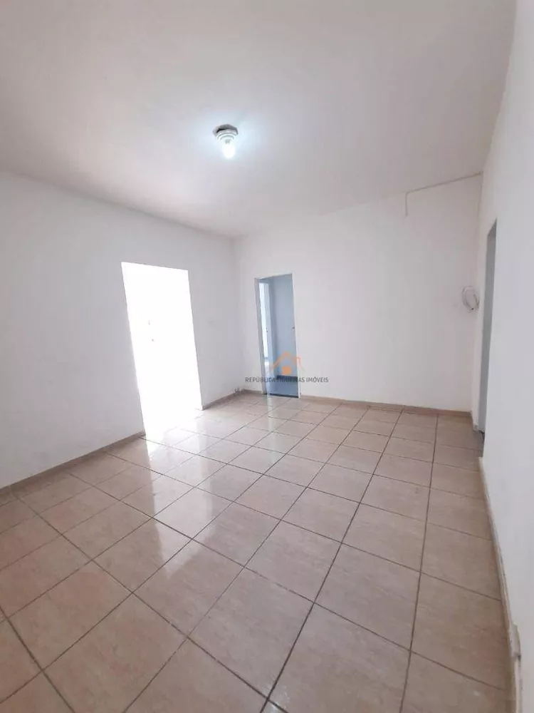 Casa para alugar com 3 quartos, 100m² - Foto 12