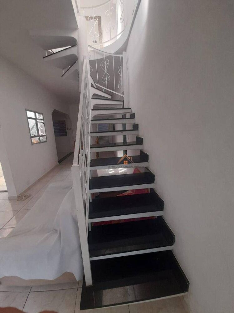 Sobrado, 5 quartos, 284 m² - Foto 2