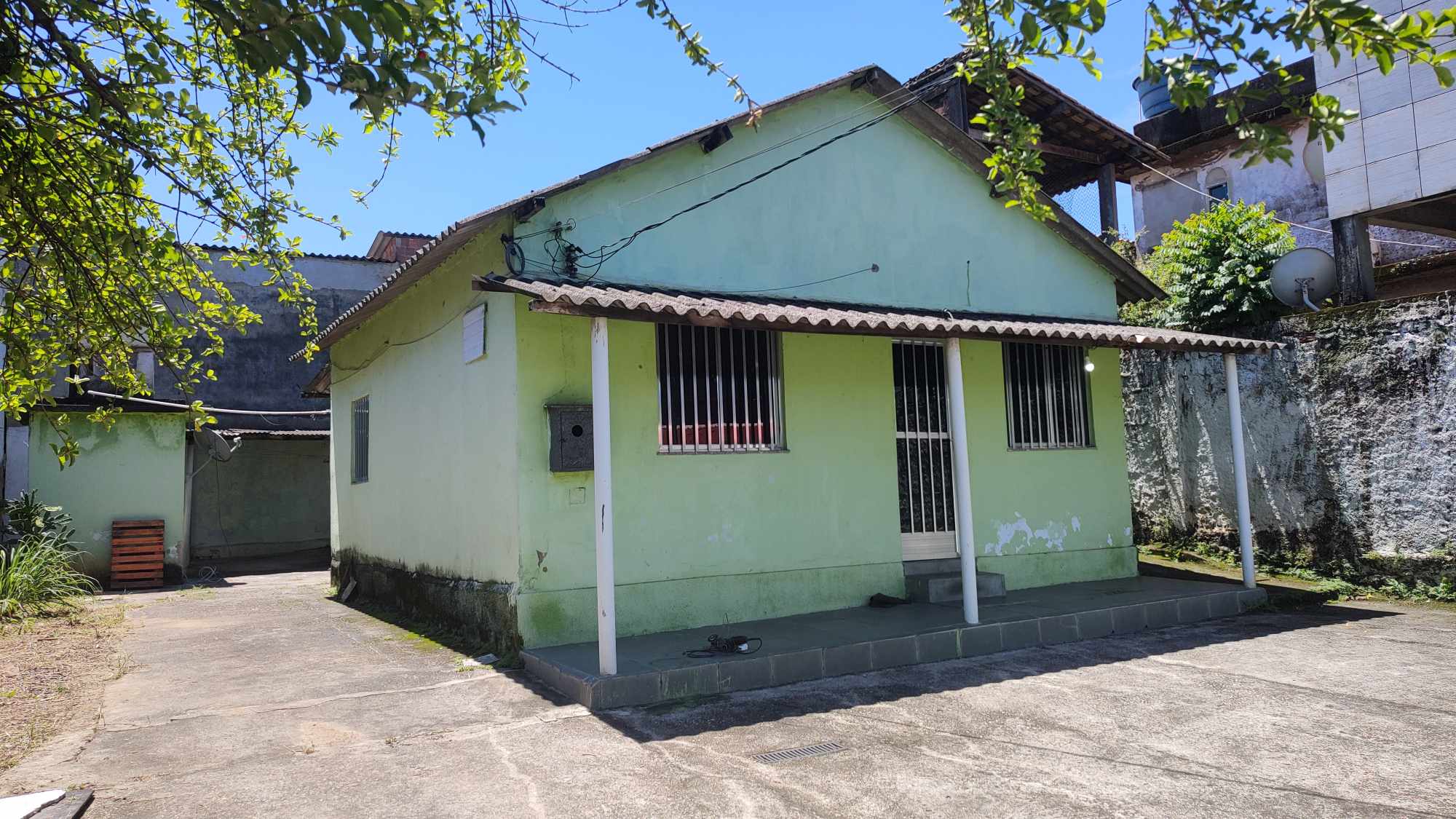 Casa à venda com 2 quartos, 300m² - Foto 1