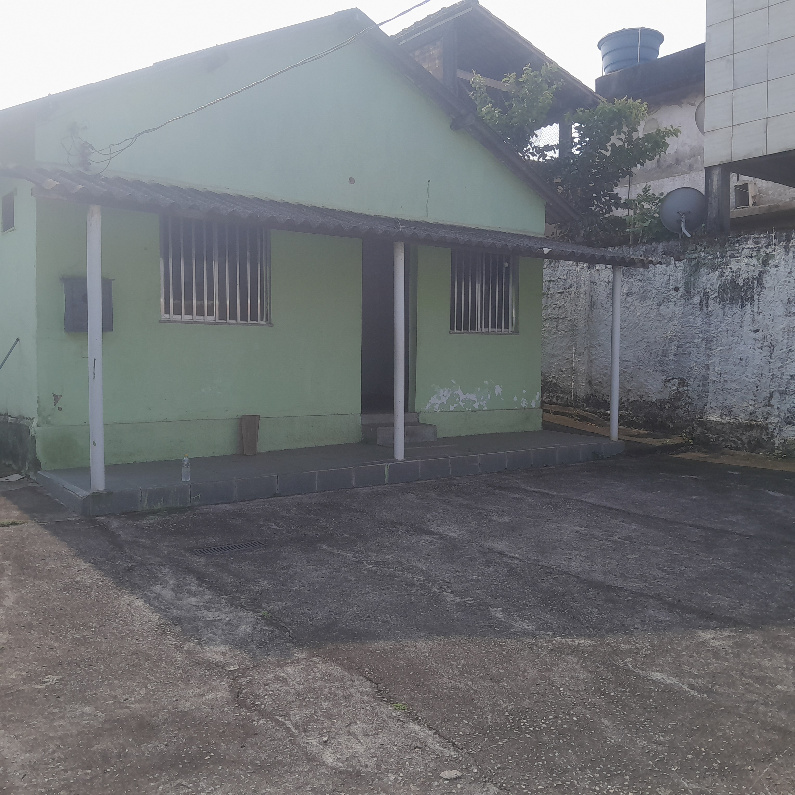 Casa à venda com 2 quartos, 300m² - Foto 2