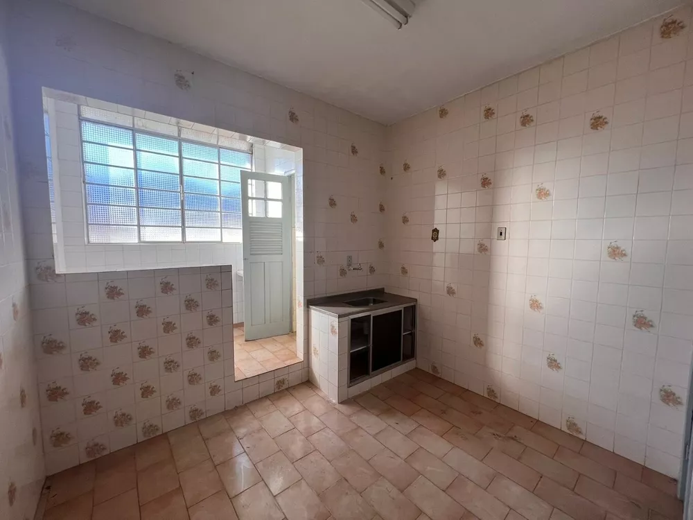 Apartamento à venda com 2 quartos, 68m² - Foto 3