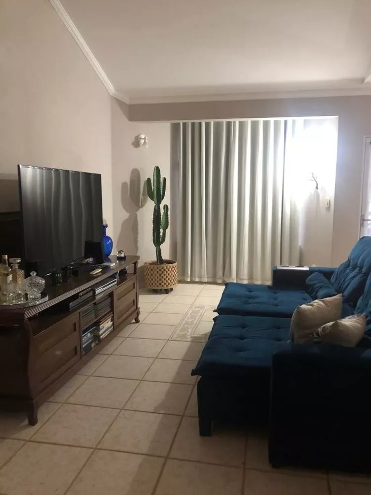 Casa à venda com 3 quartos, 214m² - Foto 3