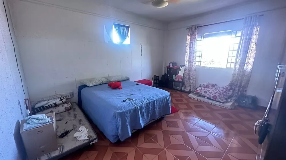 Casa à venda com 3 quartos, 118m² - Foto 1