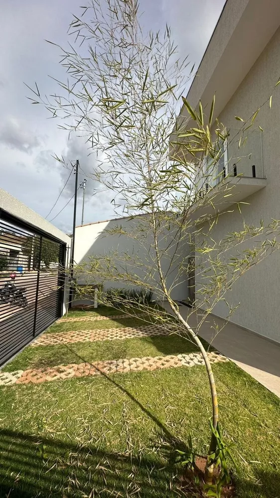 Casa à venda com 2 quartos, 82m² - Foto 1