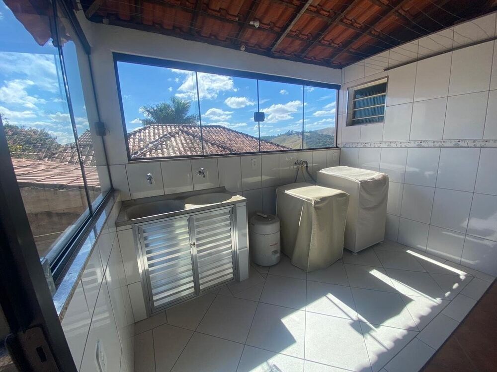 Casa, 3 quartos, 226 m² - Foto 2