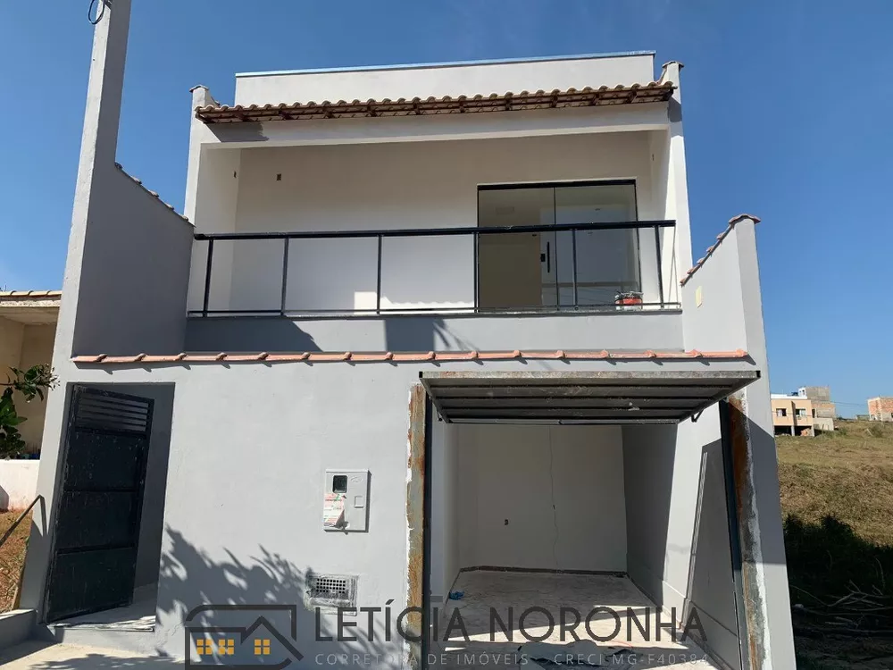 Casa à venda com 2 quartos, 140m² - Foto 1