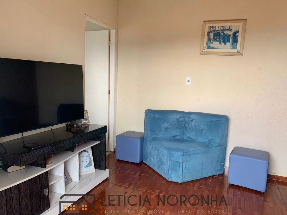 Casa à venda com 2 quartos, 80m² - Foto 4